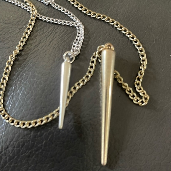 3 Urban Outfitters necklace bundle - Picture 10 of 16